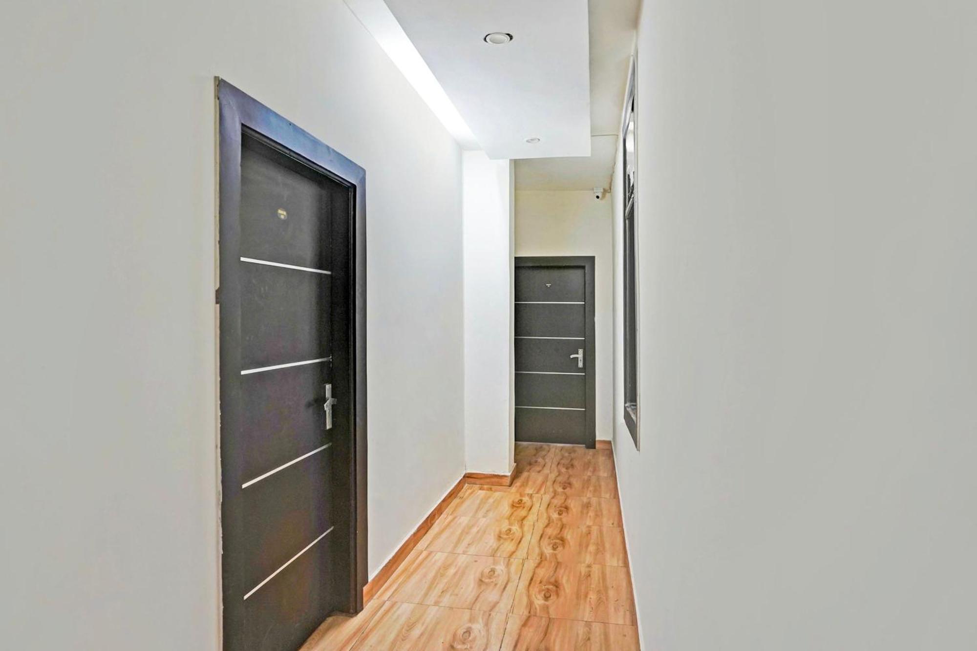Отель Twamev Residency Нью-Дели Экстерьер фото